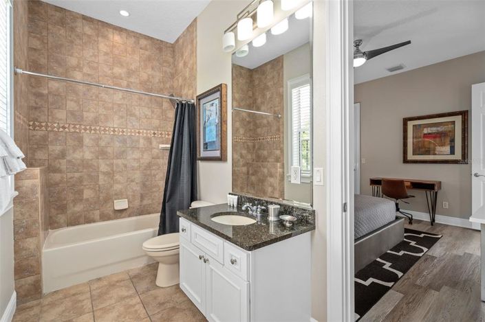 Image No.65-5 Bed Property for sale