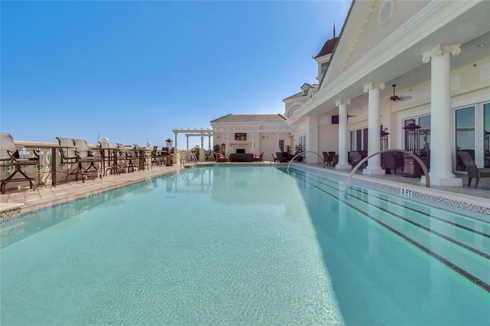 Image No.80-5 Bed Property for sale