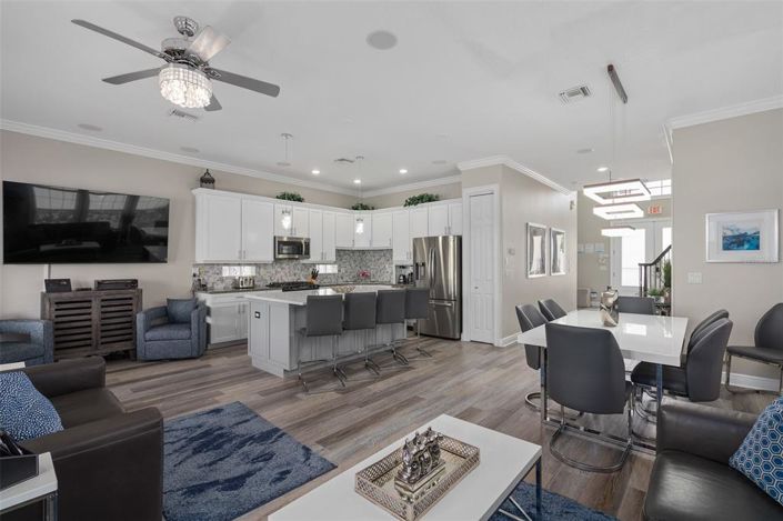 Image No.9-5 Bed Property for sale