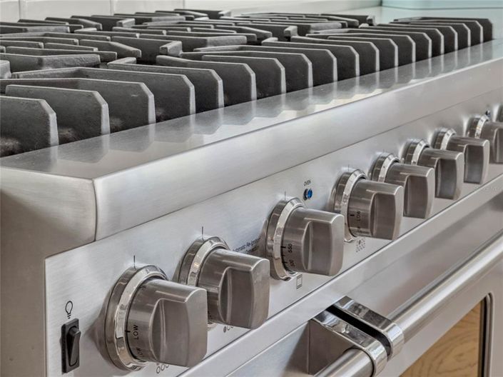 Image No.20-4 Bed Property for sale