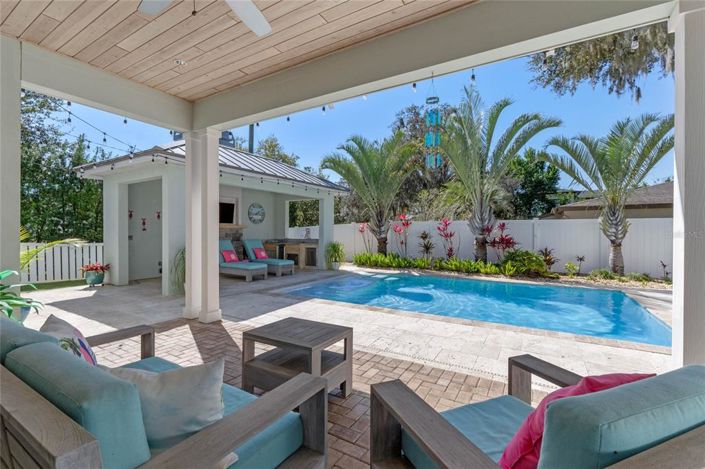 Image No.4-4 Bed Property for sale