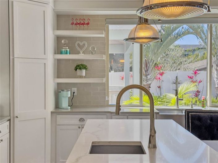 Image No.74-4 Bed Property for sale