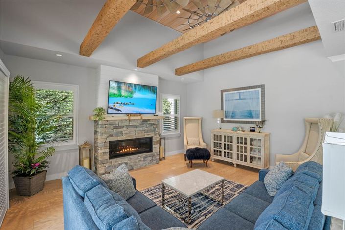 Image No.76-4 Bed Property for sale