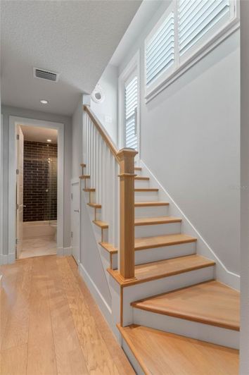 Image No.80-4 Bed Property for sale