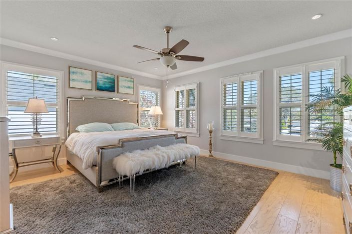 Image No.83-4 Bed Property for sale