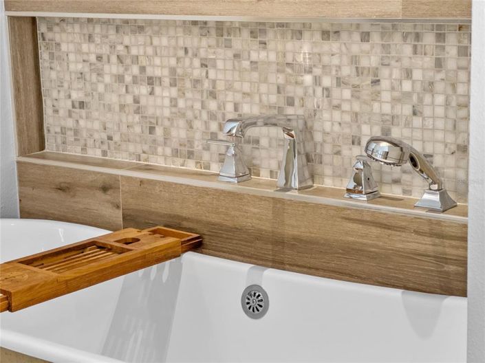 Image No.85-4 Bed Property for sale