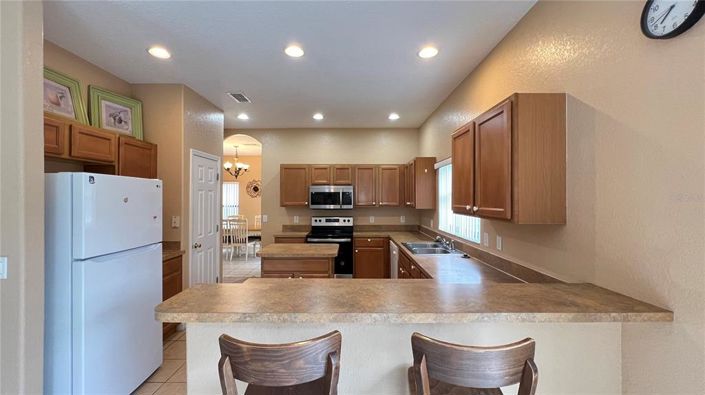 Image No.17-6 Bed Property for sale