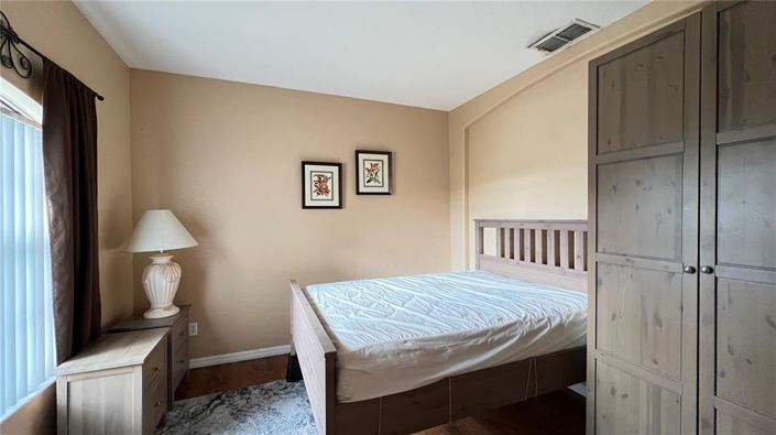 Image No.6-6 Bed Property for sale