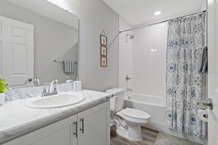 Image No.27-3 Bed Property for sale