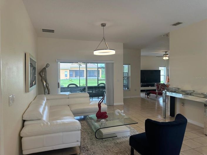 Image No.8-3 Bed Property for sale