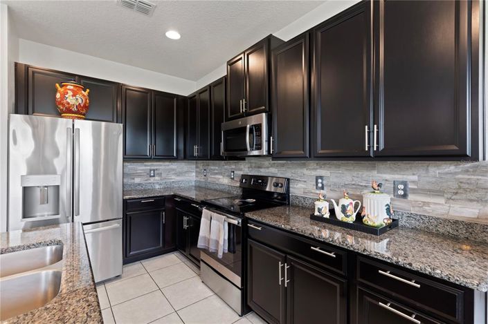 Image No.20-4 Bed Property for sale