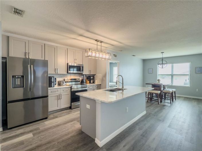 Image No.12-3 Bed Property for sale