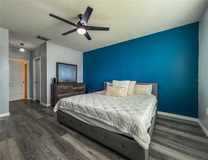 Image No.20-3 Bed Property for sale