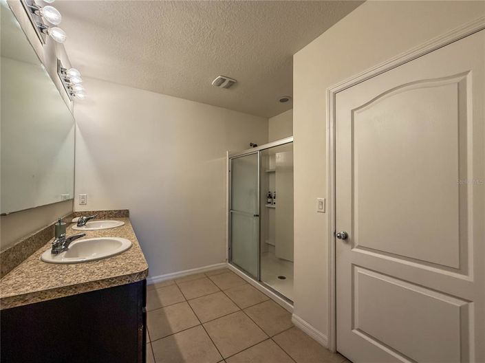 Image No.21-3 Bed Property for sale