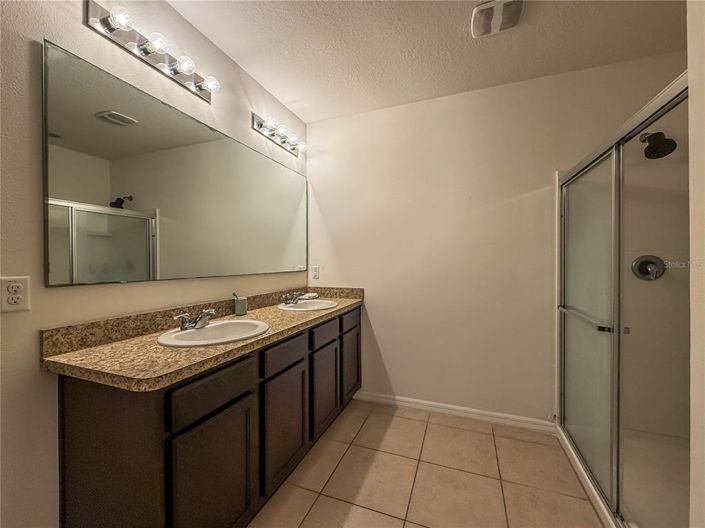 Image No.22-3 Bed Property for sale