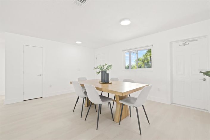 Image No.14-3 Bed Property for sale