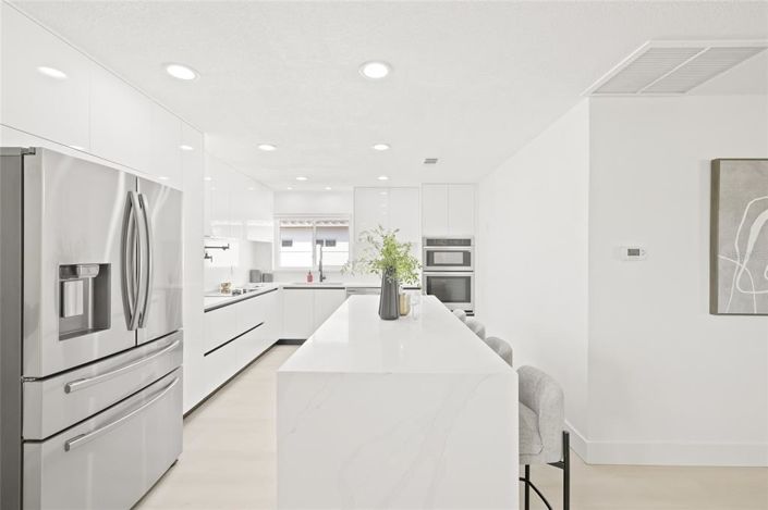 Image No.16-3 Bed Property for sale