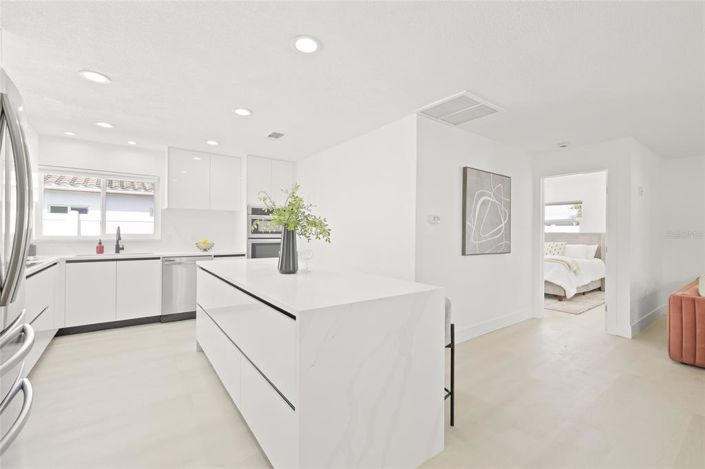 Image No.17-3 Bed Property for sale