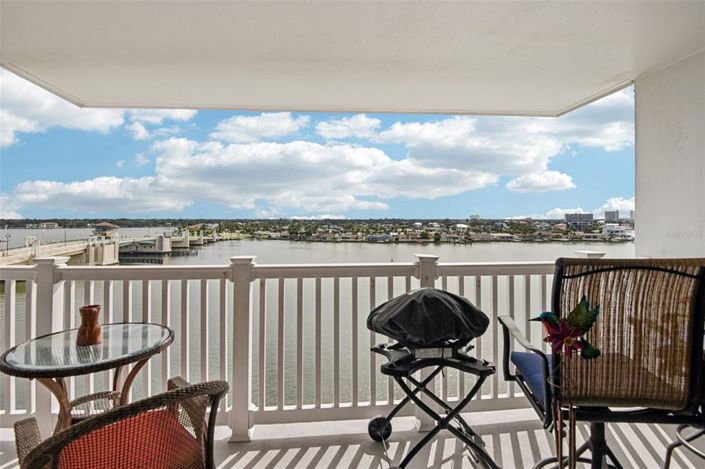 Image No.2-Propriété de 2 chambres à vendre à Treasure Island