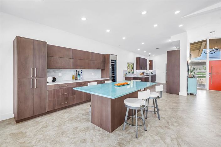 Image No.18-3 Bed Property for sale