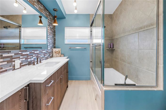 Image No.40-3 Bed Property for sale