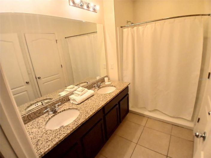 Image No.42-5 Bed Property for sale