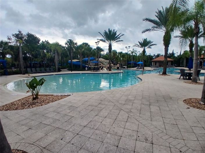 Image No.76-5 Bed Property for sale