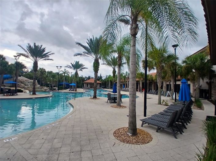 Image No.87-5 Bed Property for sale