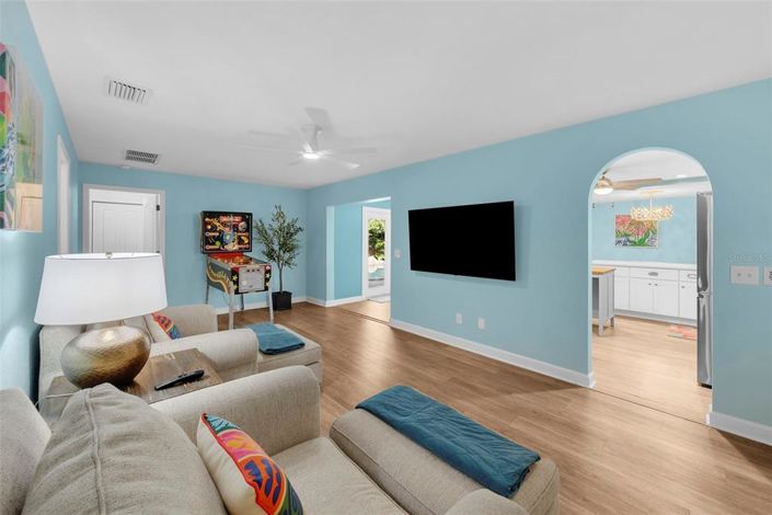 Image No.11-3 Bed Property for sale