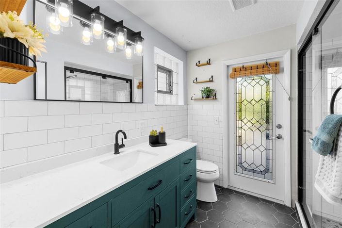 Image No.30-3 Bed Property for sale