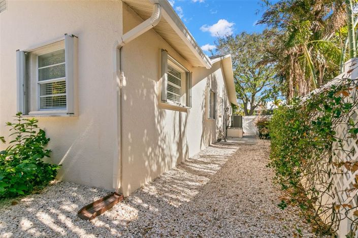 Image No.43-3 Bed Property for sale