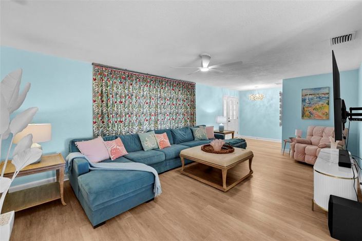 Image No.6-3 Bed Property for sale