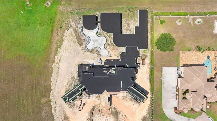 Image No.2-9 Bed Property for sale