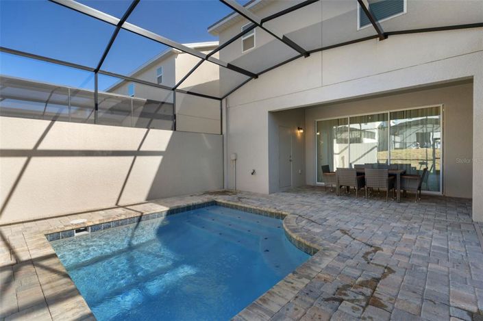 Image No.27-6 Bed Townhouse for sale