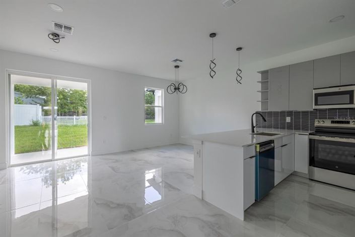 Image No.5-3 Bed Townhouse for sale