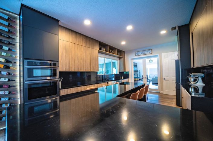 Image No.28-5 Bed Property for sale