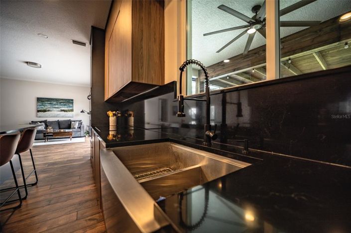 Image No.33-5 Bed Property for sale