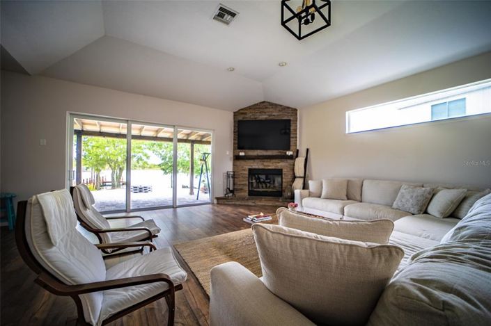 Image No.39-5 Bed Property for sale