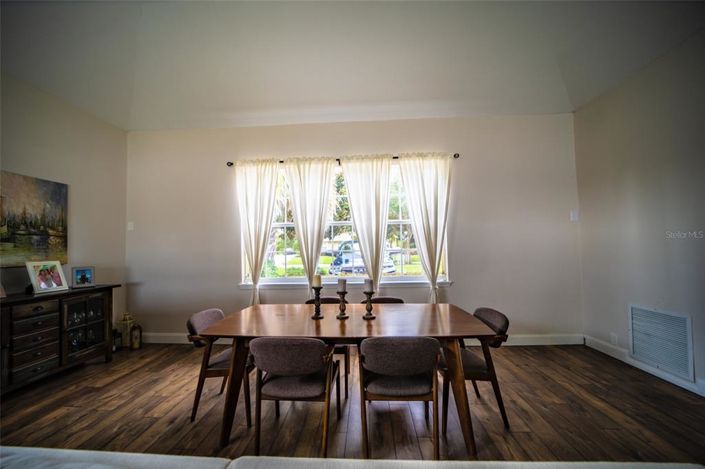 Image No.44-5 Bed Property for sale