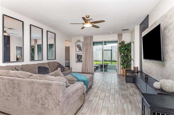 Image No.8-Propriété de 4 chambres à vendre à Haines City