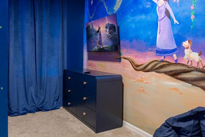 Image No.64-7 Bed Property for sale