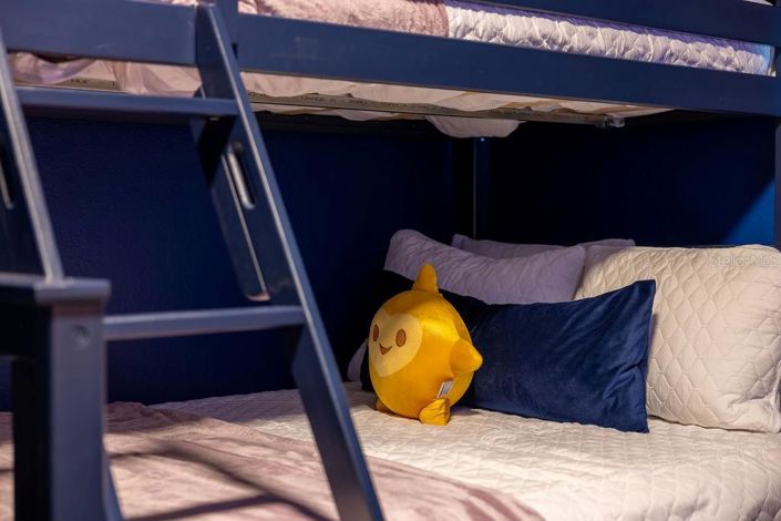 Image No.66-7 Bed Property for sale