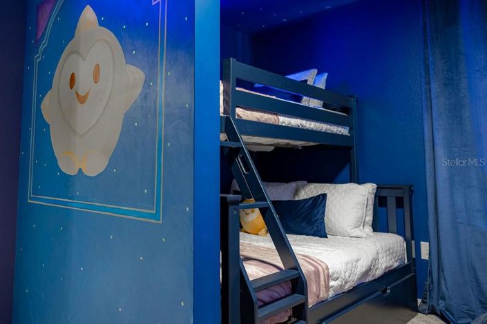 Image No.68-7 Bed Property for sale