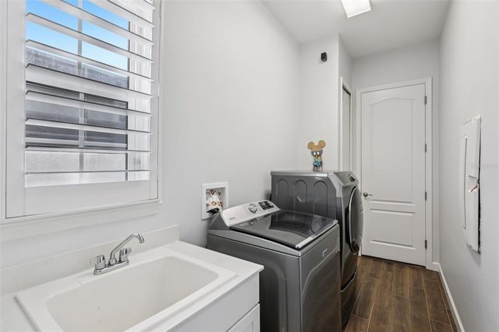 Image No.26-4 Bed Property for sale