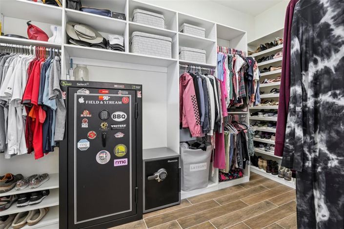 Image No.41-4 Bed Property for sale