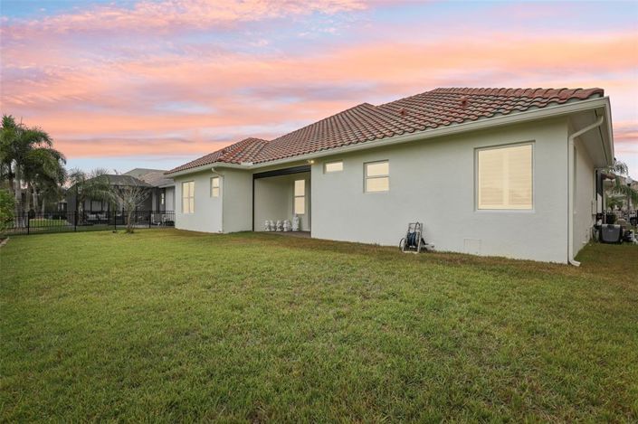 Image No.75-4 Bed Property for sale