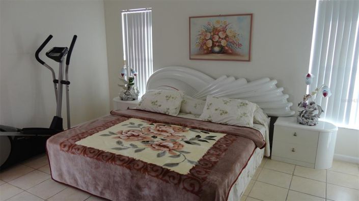 Image No.13-3 Bed Property for sale