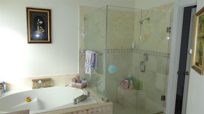 Image No.15-3 Bed Property for sale