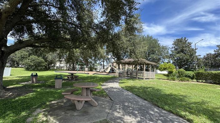 Image No.24-3 Bed Property for sale