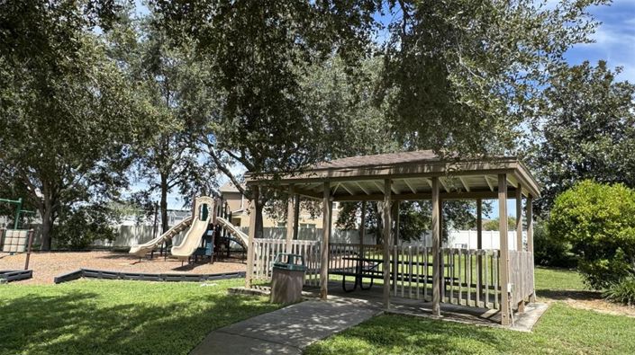 Image No.25-3 Bed Property for sale